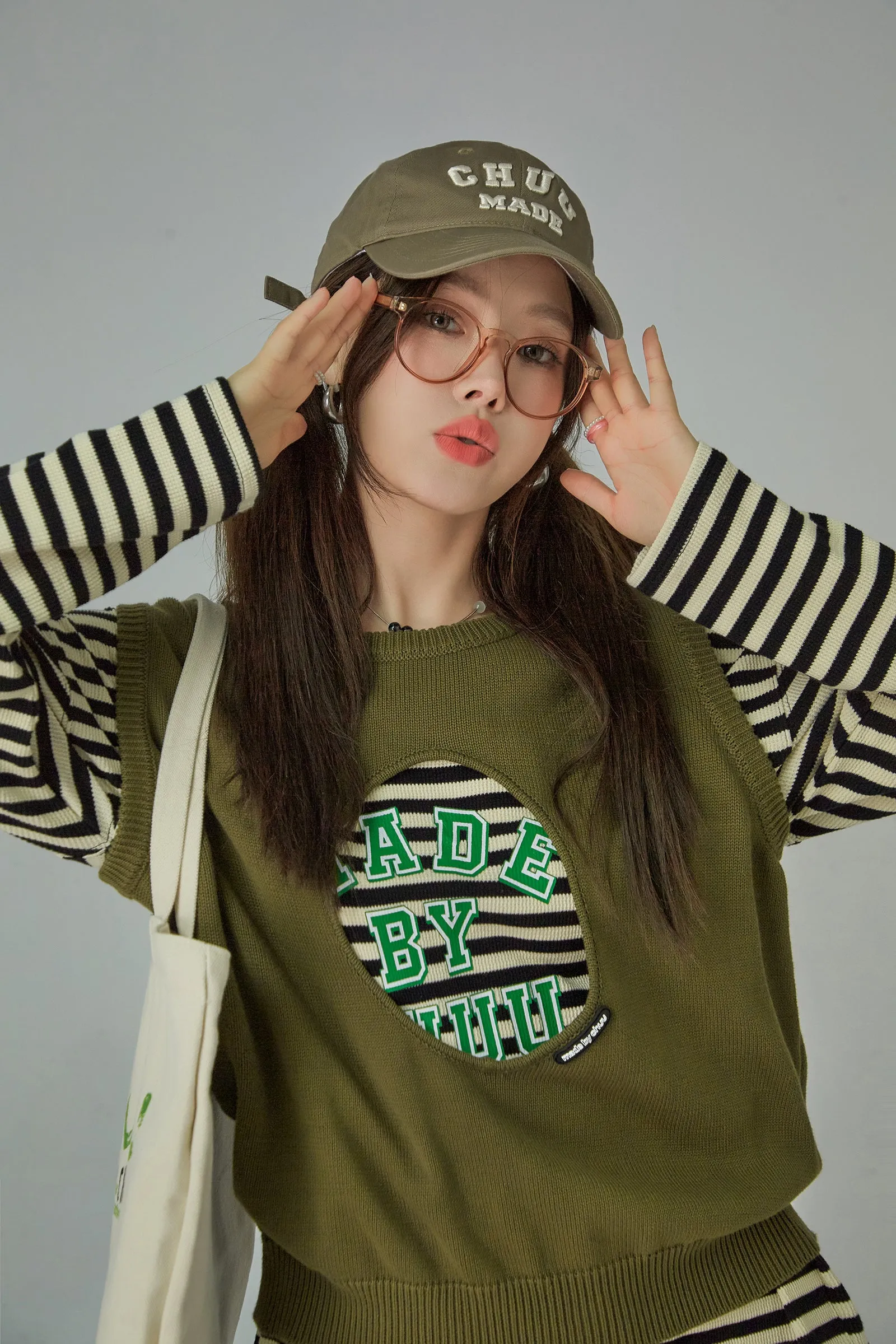 Medallion Cutout Sleeveless Sweatshirt