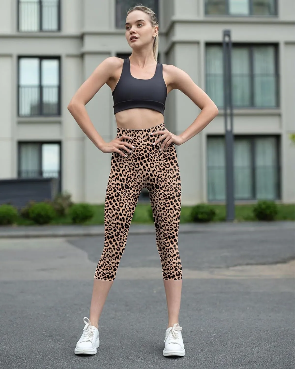 TNNZEET Capri Leggings for Women - Tummy Control Black Leggings with Pockets High Waisted Yoga Pants Workout Cycling Leggings