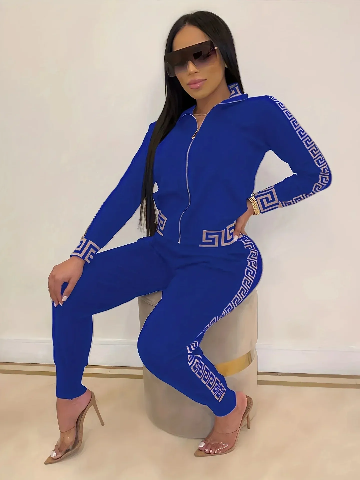 Urban Chic: Modern 2 Piece Tracksuit Sets for Versatile Style