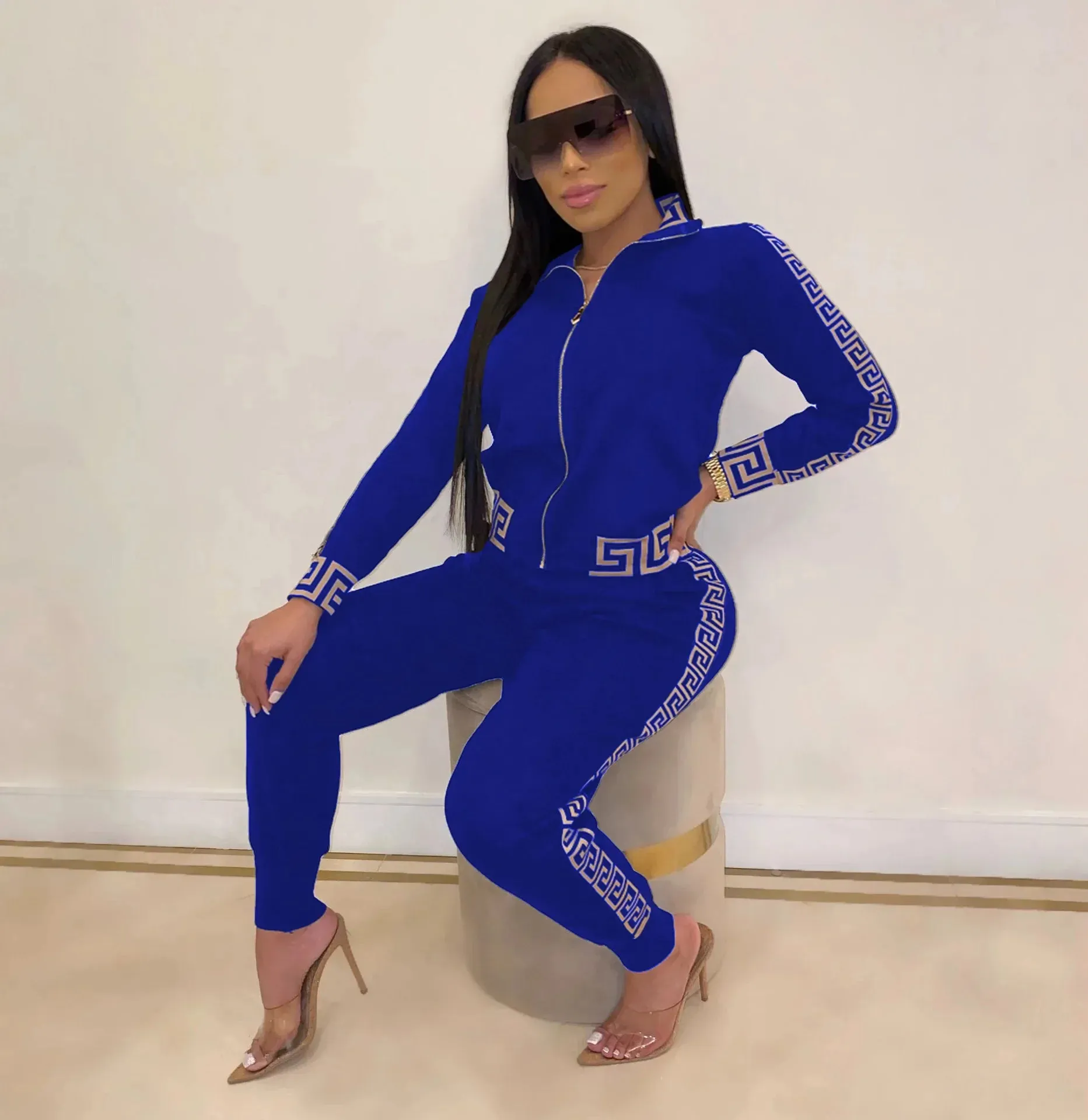 Urban Chic: Modern 2 Piece Tracksuit Sets for Versatile Style