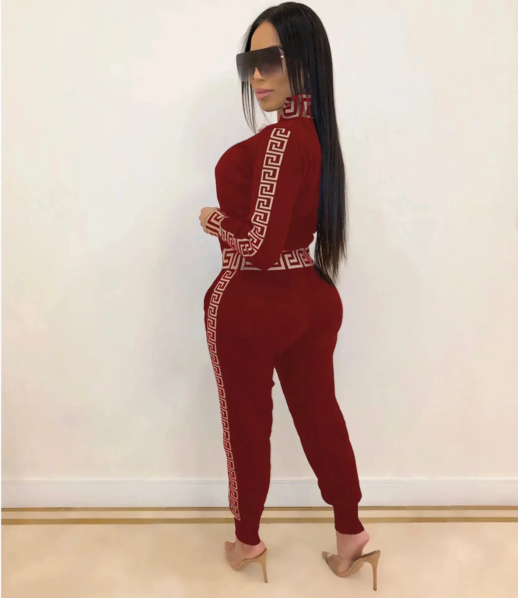 Urban Chic: Modern 2 Piece Tracksuit Sets for Versatile Style