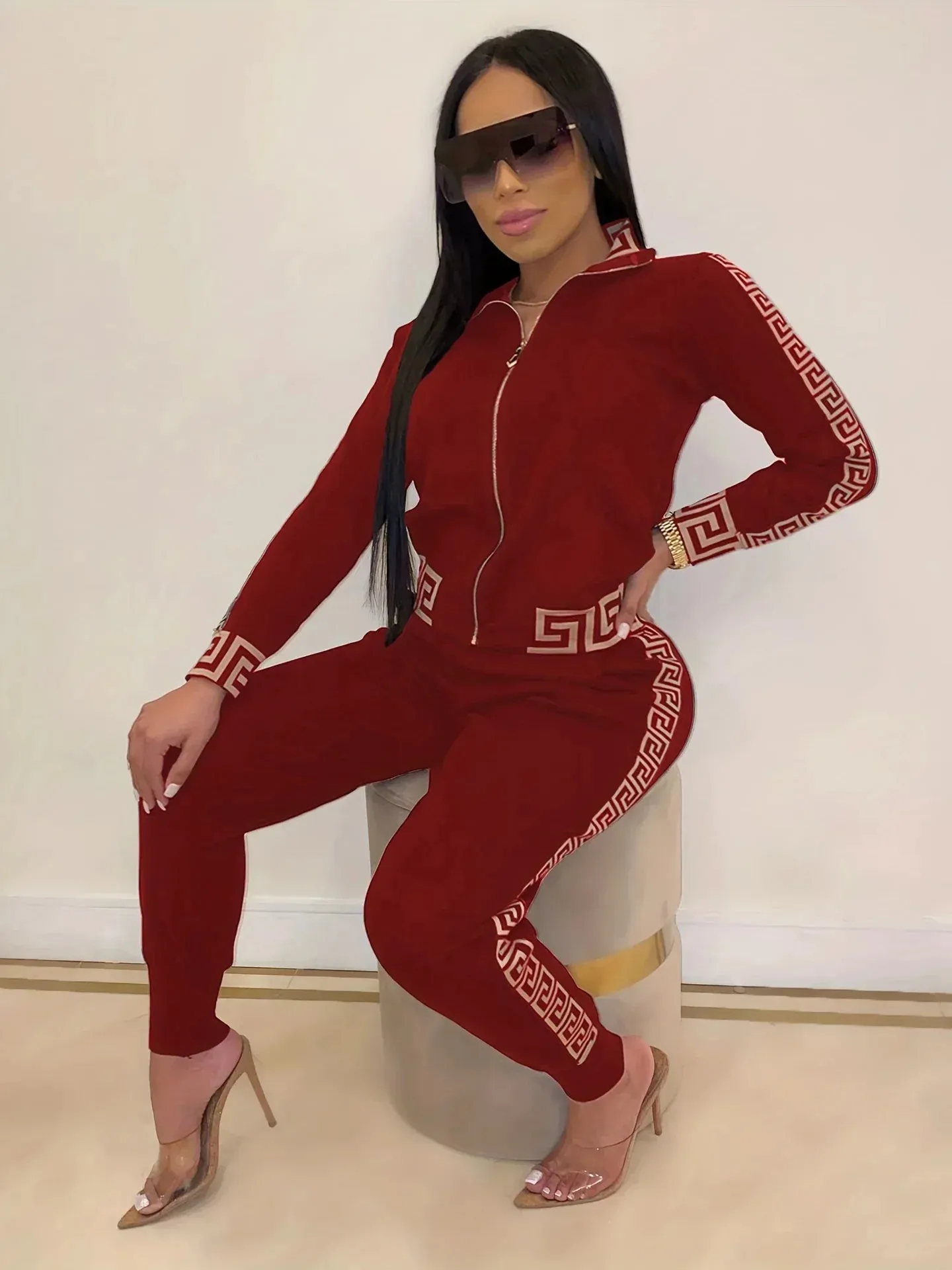Urban Chic: Modern 2 Piece Tracksuit Sets for Versatile Style